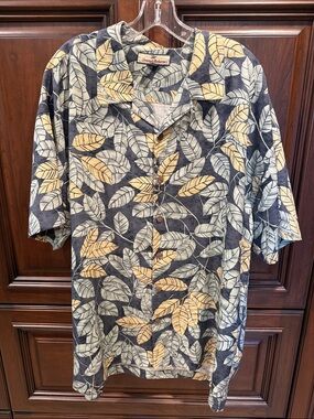 Vintage Tommy Bahama Men's Hawaiian Silk Button Down Shirt